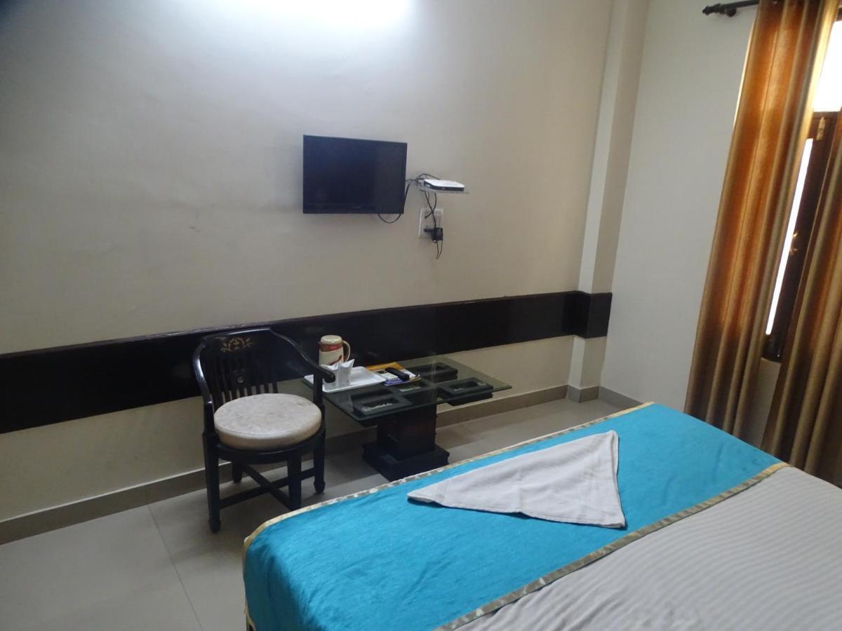 Hotel Paras Plaza Rishīkesh Exterior foto